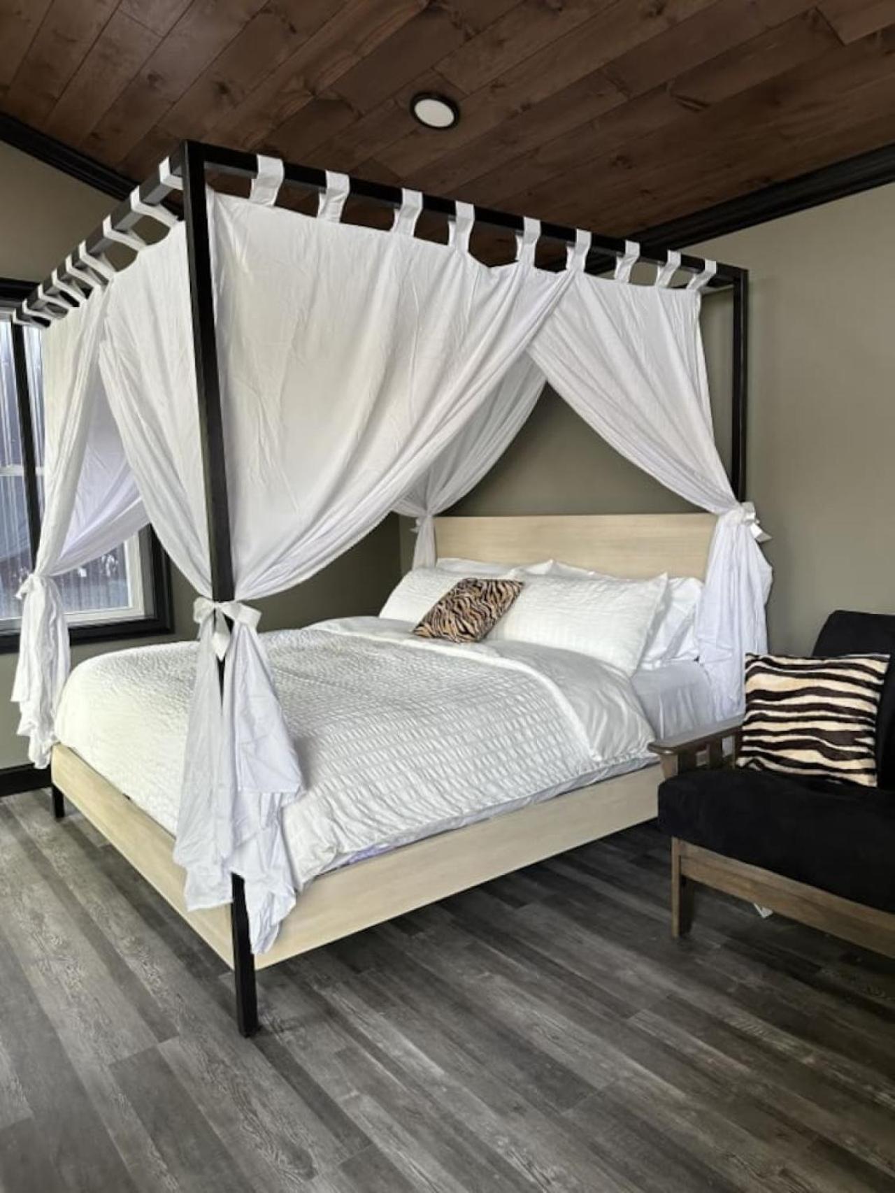 Big Cat Bungalows At The Haven - Lion 2 Canastota Εξωτερικό φωτογραφία